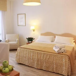 Residenza Giacomuzzi 3*, Mestre Italie